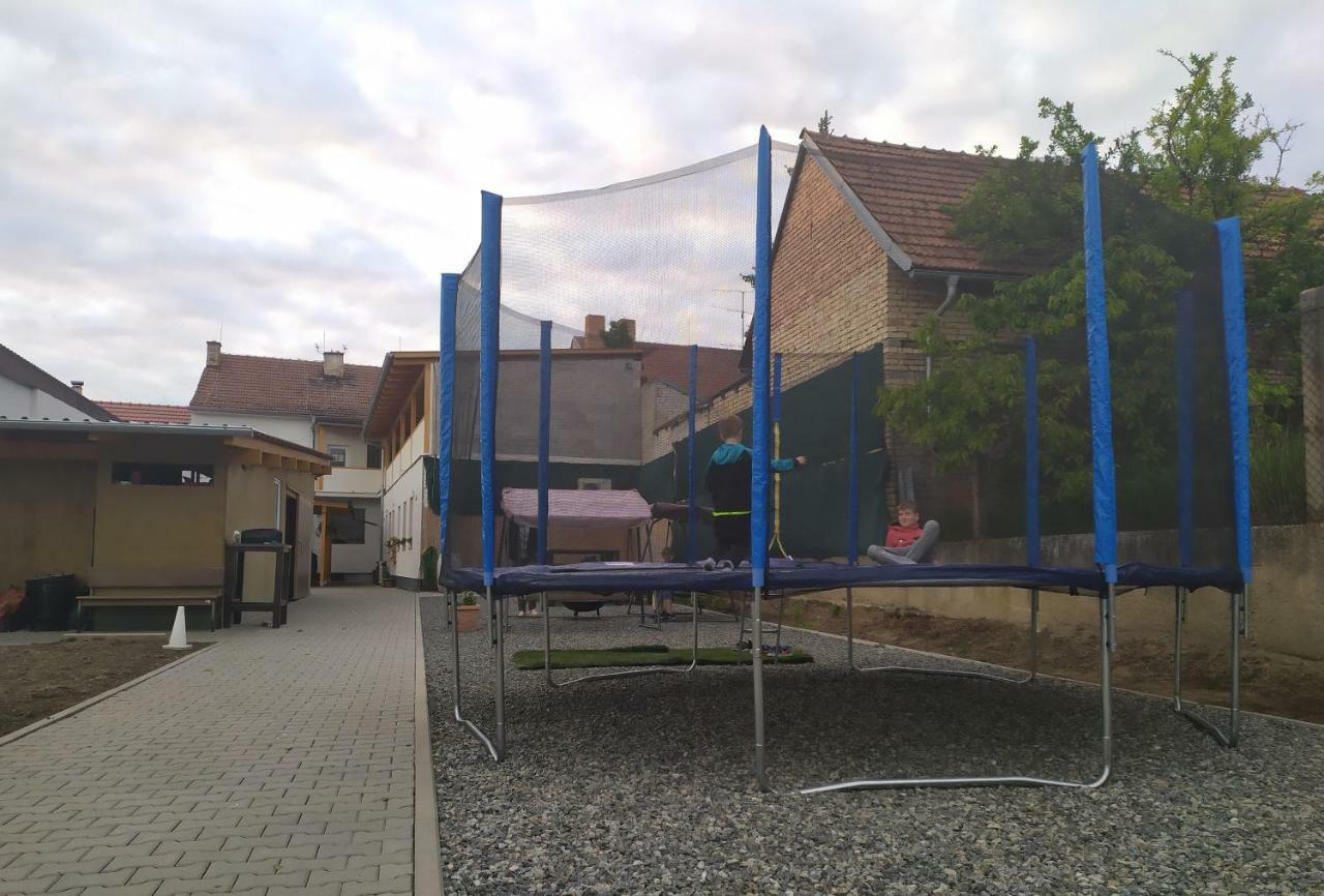 Penzion Klimes Hustopeče Buitenkant foto